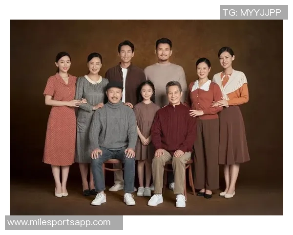 幸福满满的一家人库嫂分享全家福照甜蜜瞬间温馨满溢